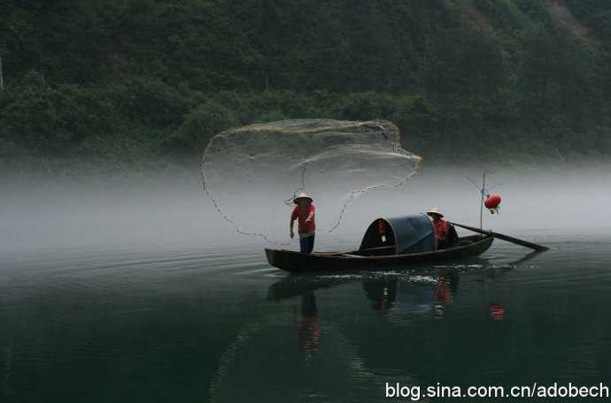Photoshop将江上渔船图片打造出晨曦中的美图效果