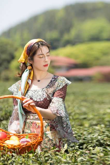 ps如何制作油画效果?PS模拟重色调油画风格人像照片教程