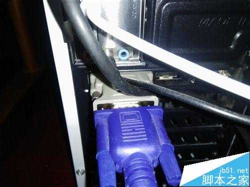 显示器中的DVI接口显卡怎么切换成VGA接口?